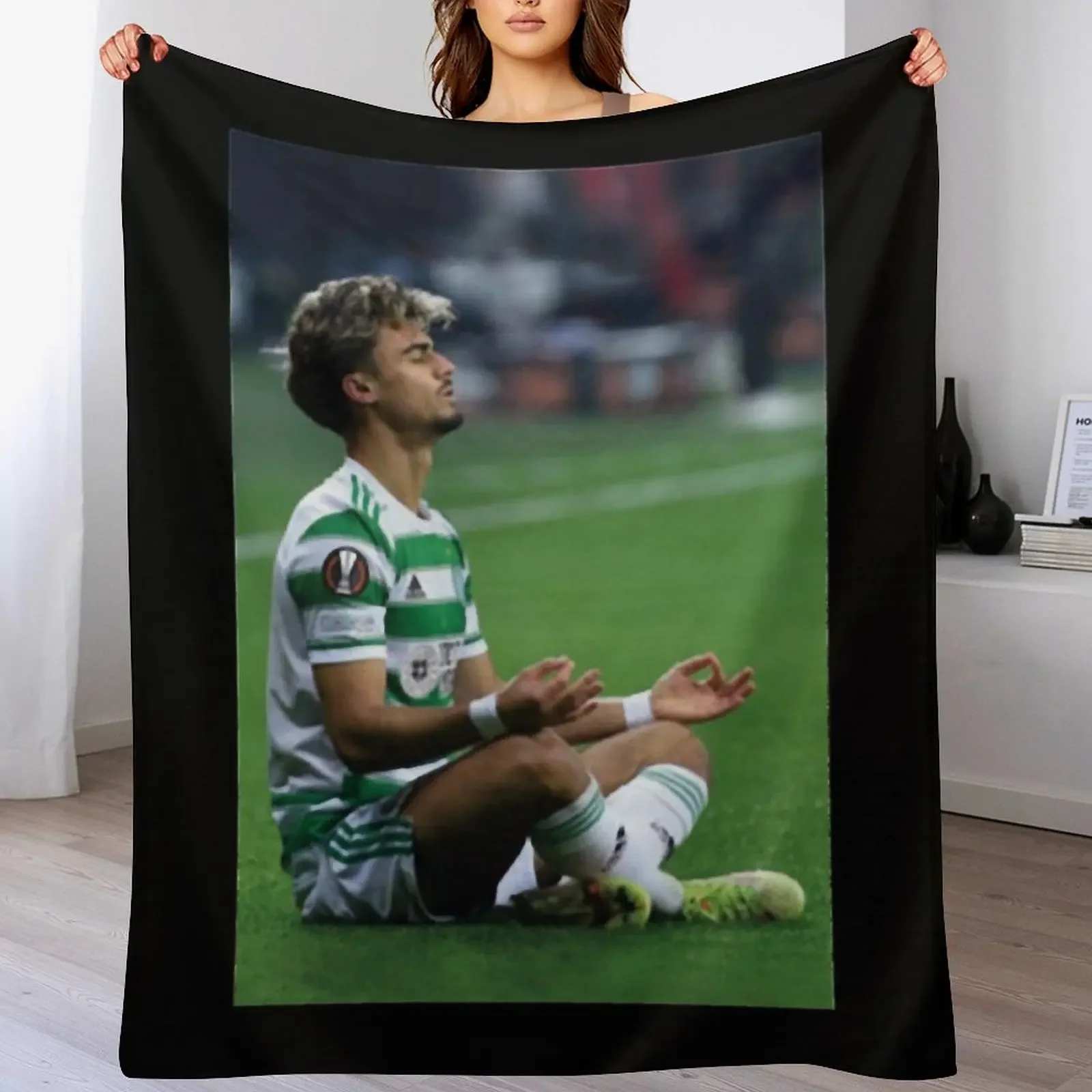 Jota Celtic Classic Essential Throw Blanket Faux Fur Soft Warm Blanket for Bed