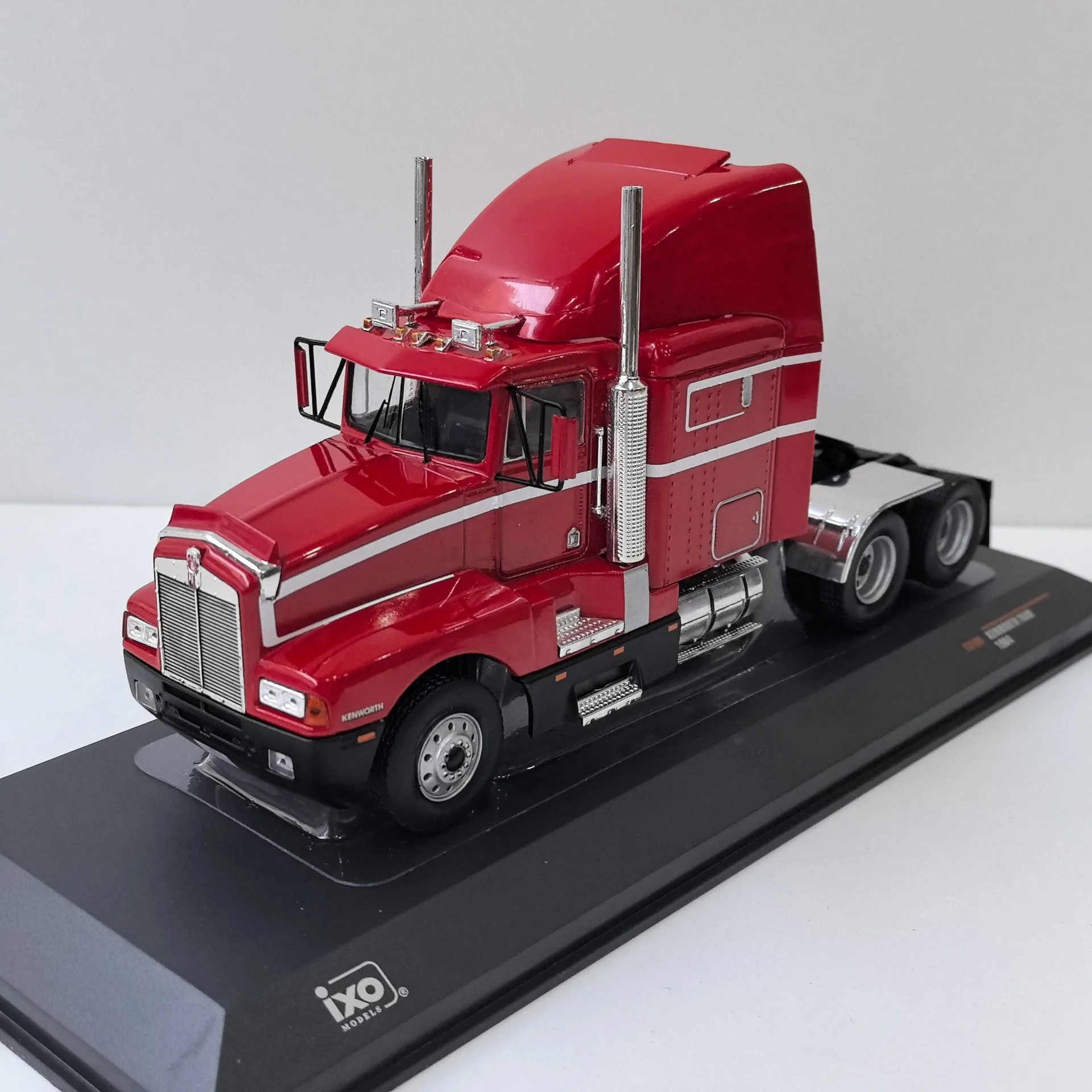 

Flaws Diecast IXO 1/43 Scale Kenworth T600 1984 Trailer Truck Alloy Car Model Collectible Toy Gift Souvenir Display Ornament
