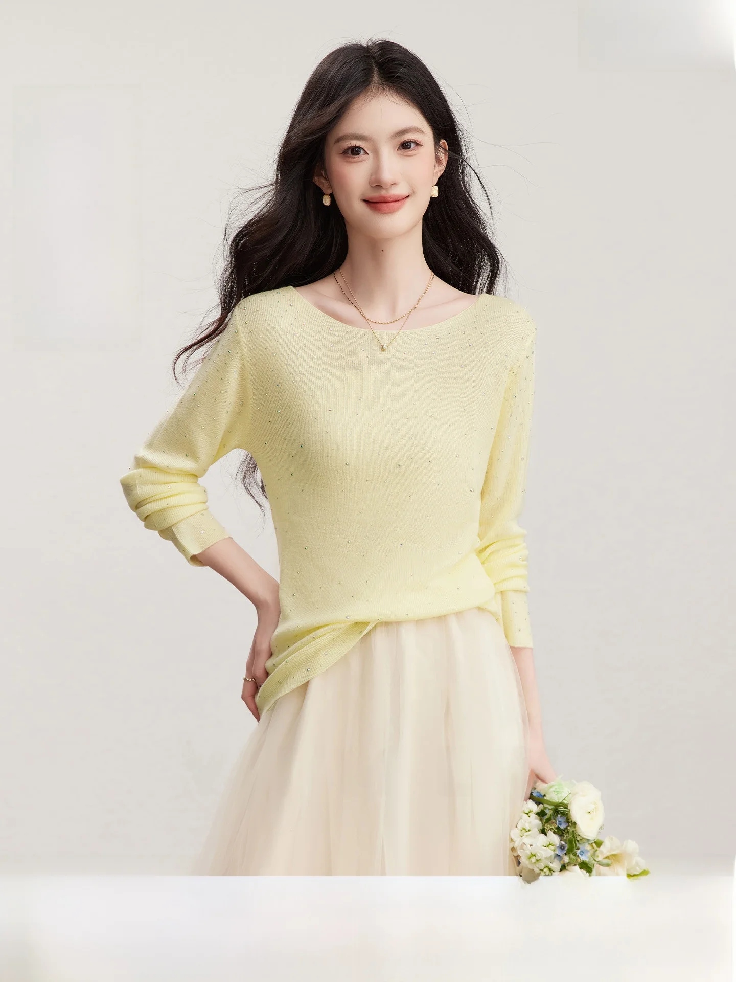 

Spring 2026 Women's Knitted Long Sve iny Sequin Base irt Casual Fit Soft Polyester Fiber round Ne Top