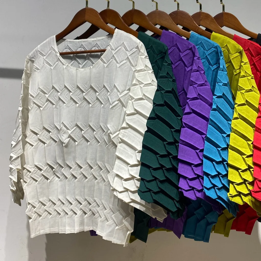 

Новая плиссированная футболка Miyake 2026 года, весна-лето, ручной работы, из ткани с эффектом плиссе, свободного кроя, больших размеров, для женщин