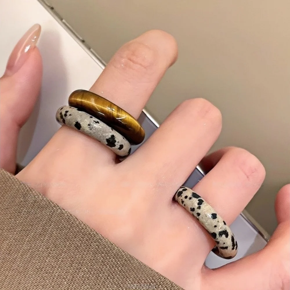 Retro-Ring mit braunen Flecken, Imitation von Naturstein, schlichtes Design, Einheitsgröße, für Damen, modischer Schmuck für Partys, trendiges Accessoire. – Detail 3