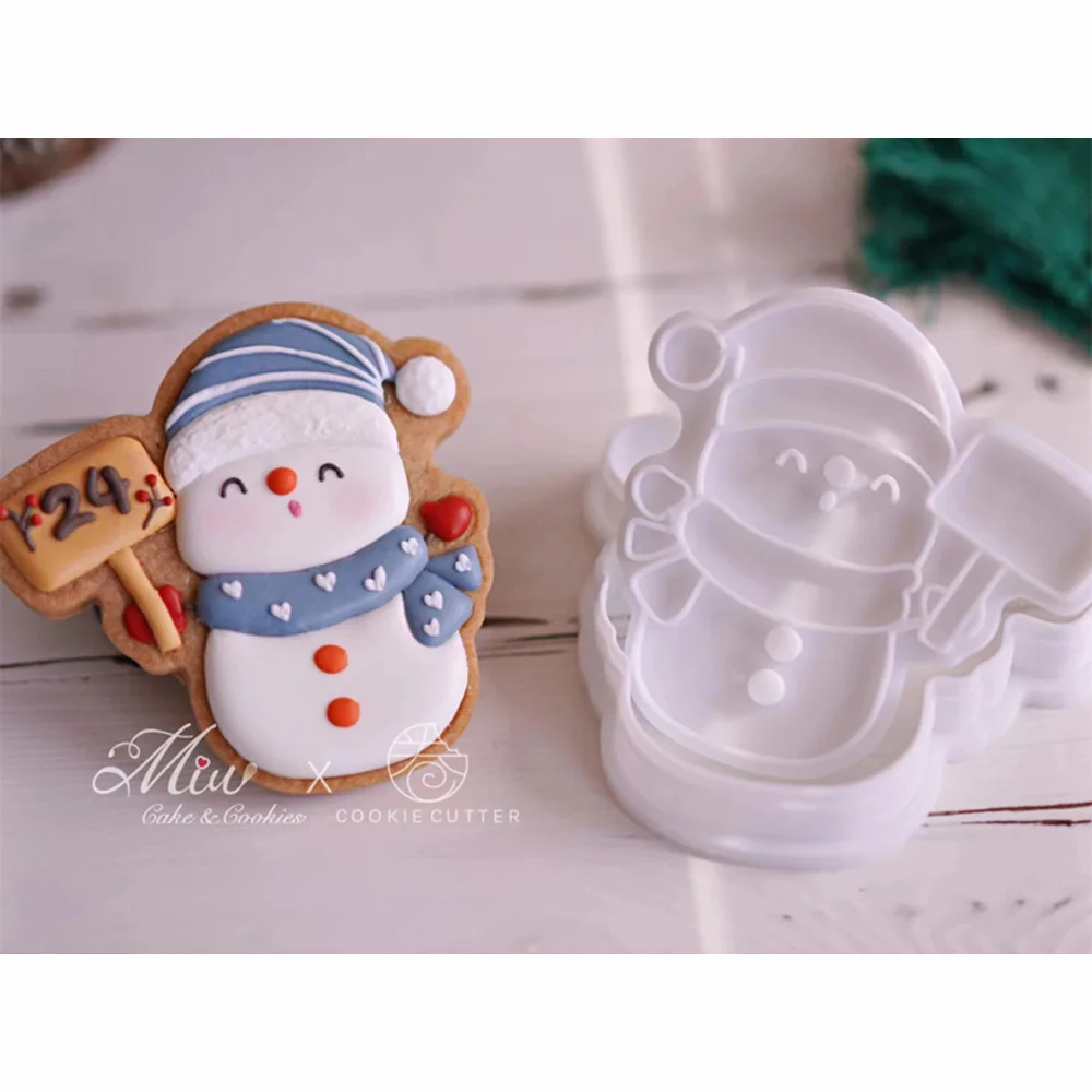 1PC Christmas Cookie Mold Snowman Frosted Sugar Cookies Biscuit Mold Cartoon Hand Press Tool Cookie Cutter Stamp Sugarcraft Fond