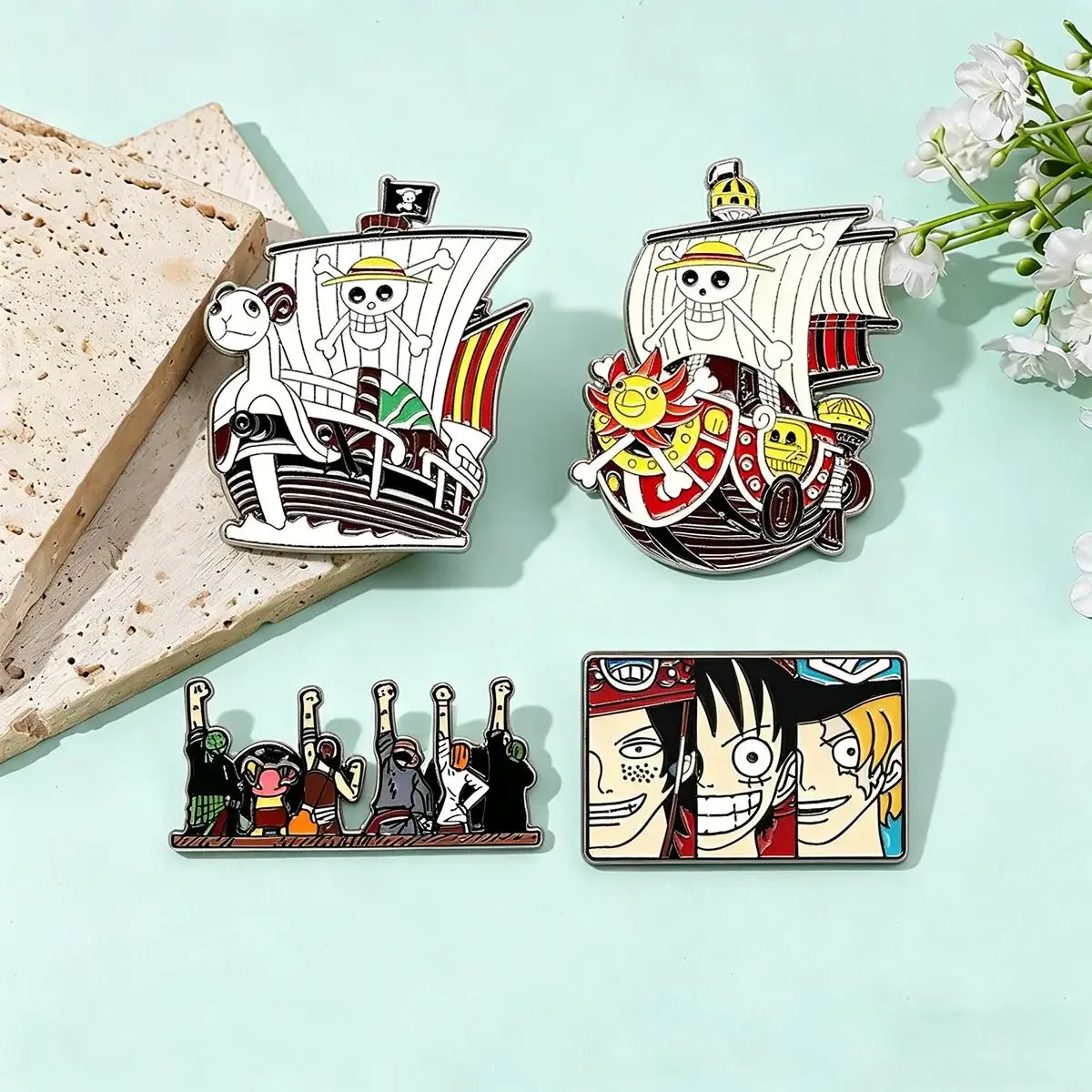 4-teiliges One Piece Anime Emaille-Pin-Set, Going Merry Thousand Sunny Schiff Metall-Anstecknadel, Cosplay-Schmuck Deko-Geschenk – Detail 3