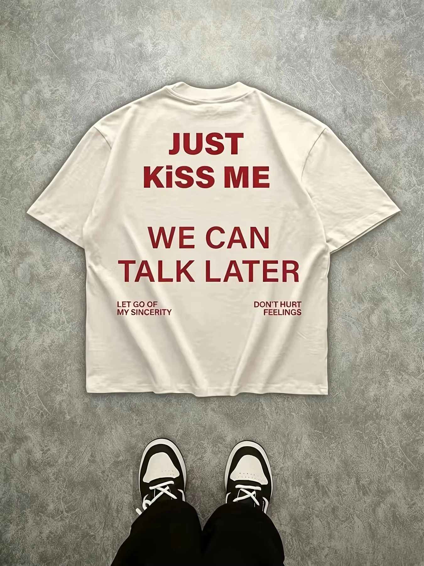 2026 „Just Kiss Me“ Lustiger Grafikdruck Baumwoll-T-Shirt für Männer und Frauen, Lässiges Kurzarm-Rundhals-Baumwoll-T-Shirt, Paar-Top – Detail 5