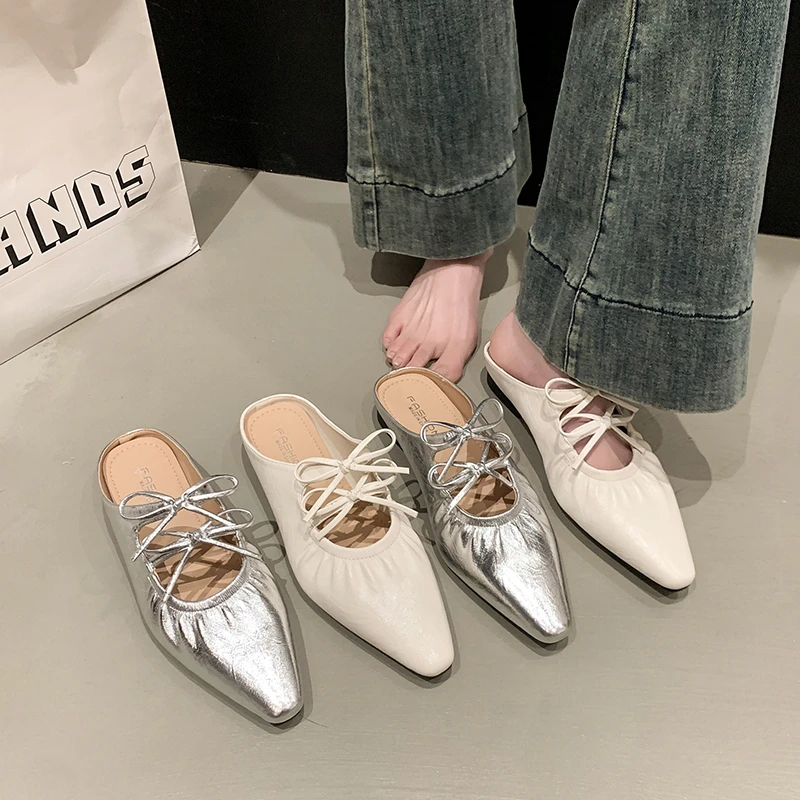 Modische Damen-Hausschuhe, Größe 35–40, spitzer Zehenbereich, quadratische Absätze, dünne Riemen, Schleife, modische Sandalen, weiches Leder, bequem, mit Rock-Schuhen