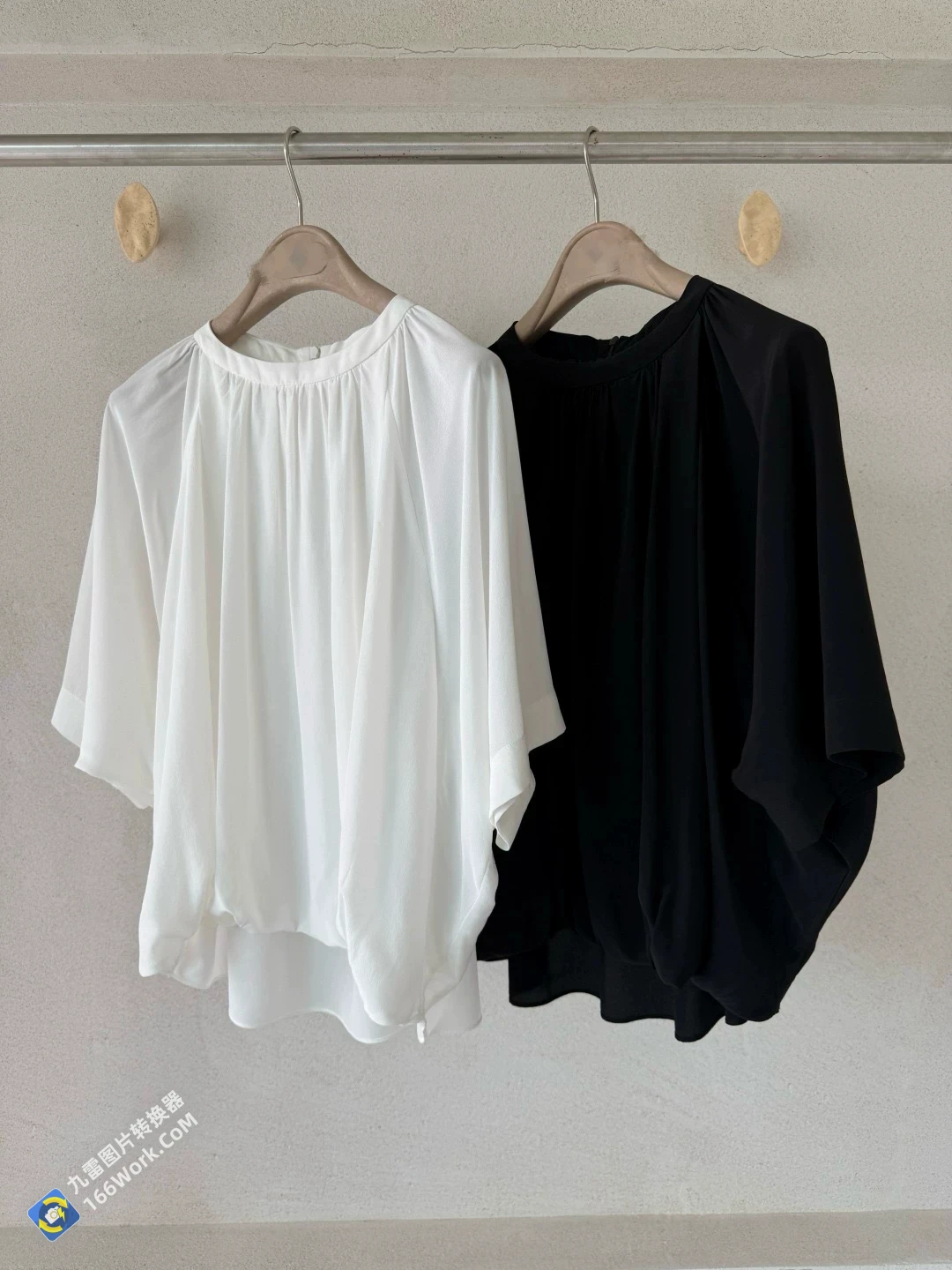 Spring and Summer Round Collar Shirt Short-sleeved T-shirt Fashionable Elegant Loose Three-dimensional Top for Women