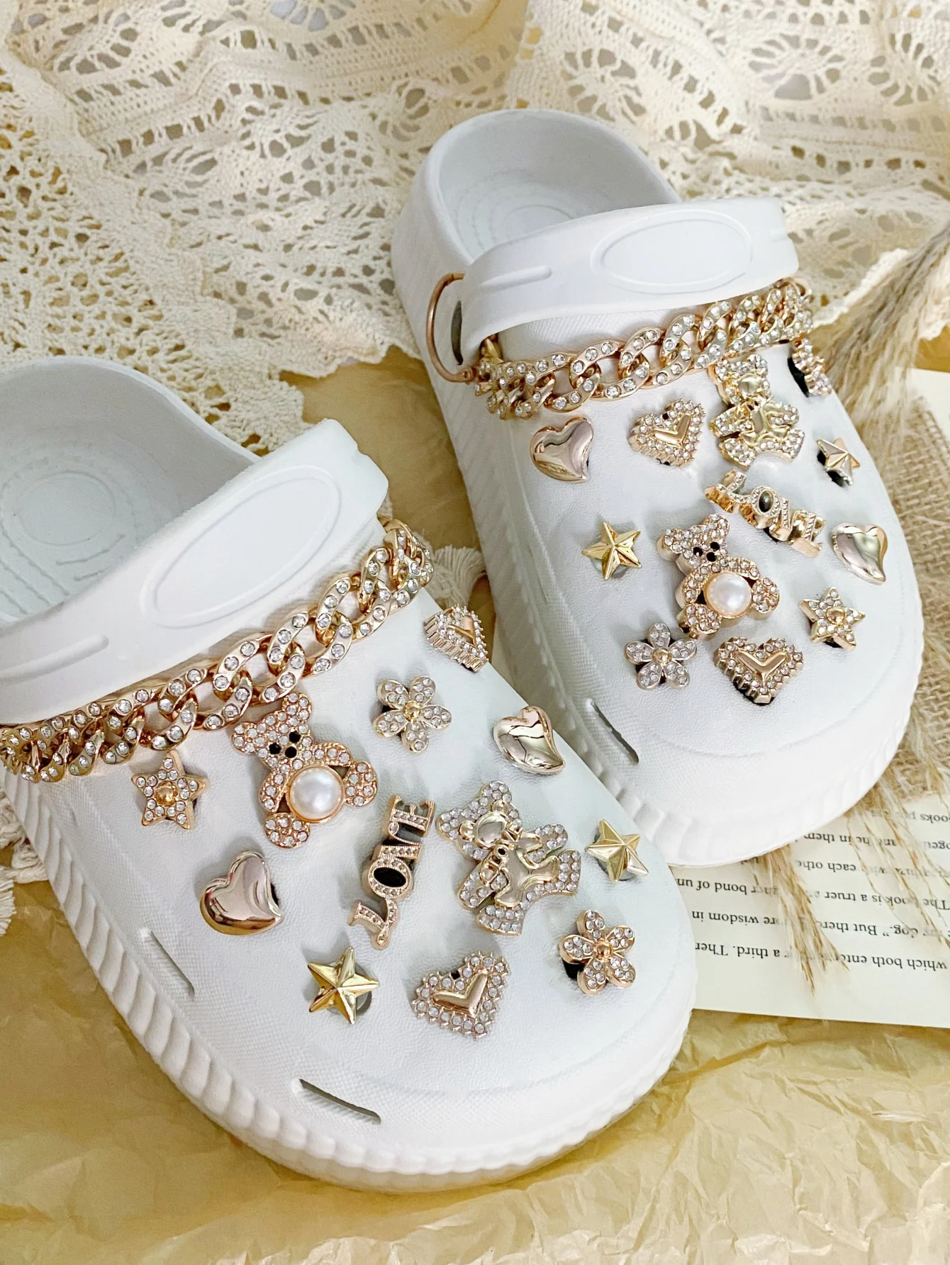 26 قطعة من أحذية الدب الصغيرة المصنوعة من حجر الراين بالكامل قابلة للفصل، مناسبة لقباقيب وصنادل الشاطئ والشباشب #3