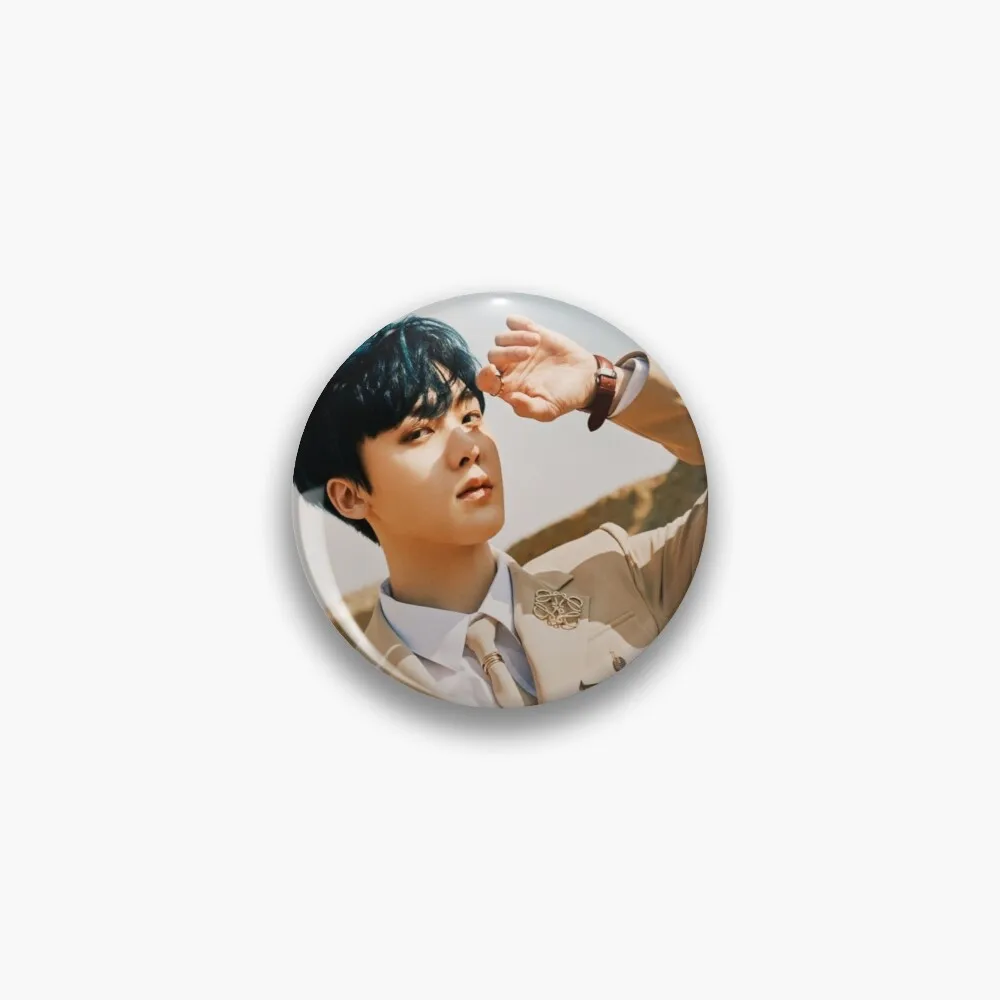 KPOP Badge 1 pz ASTRO Round Metal Badge AROHA spilla Pins Rocky Moon Bin EunWoo MJ Fans Collection Gifts