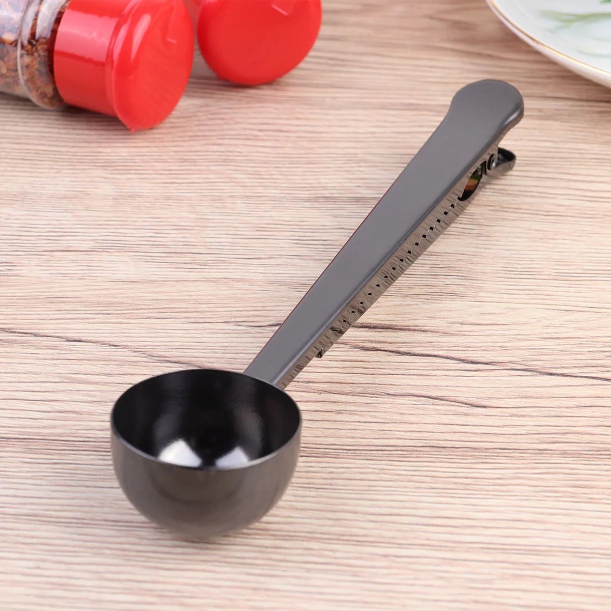

Sealing Clip 2 in 1 Spring Scoop Measuring Portable Stainless Creative Coffee Spoon Stirring Spoon Steel Tableware Gift
