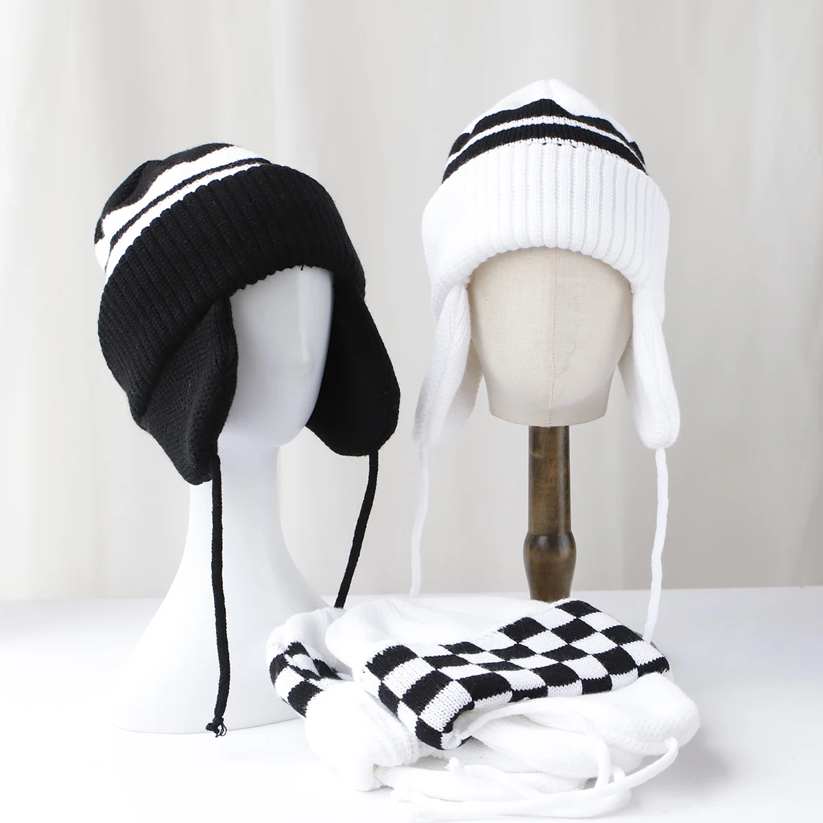 2024 Ski hat checks women Winter Warm stripes Knitted Hat Wool Blended Stacking Hat Hoodie Versatile Knitted Hat Diagonal