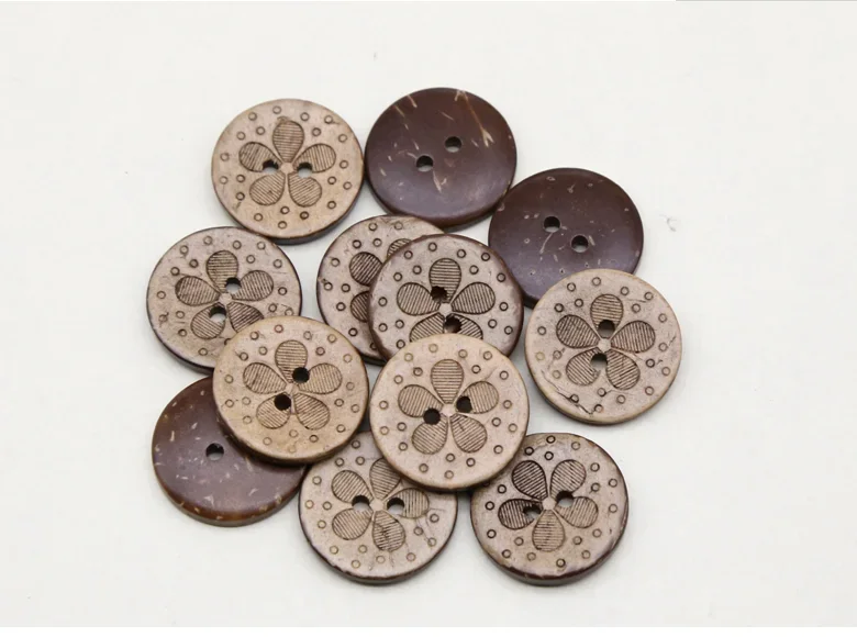 50Pcs/lot Size:15-20mm Round Natural Coconut 2 Holes Buttons Flower With 5 Petals Design Button, Delicate Sewing Button(kk-345)
