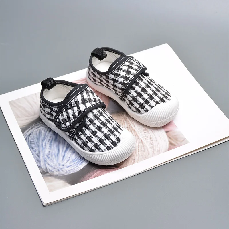 

Unisex Kids Daily Checked Canvas Walking Shoes Toddlers Daily Soft Running Flat Sneakers ED7051