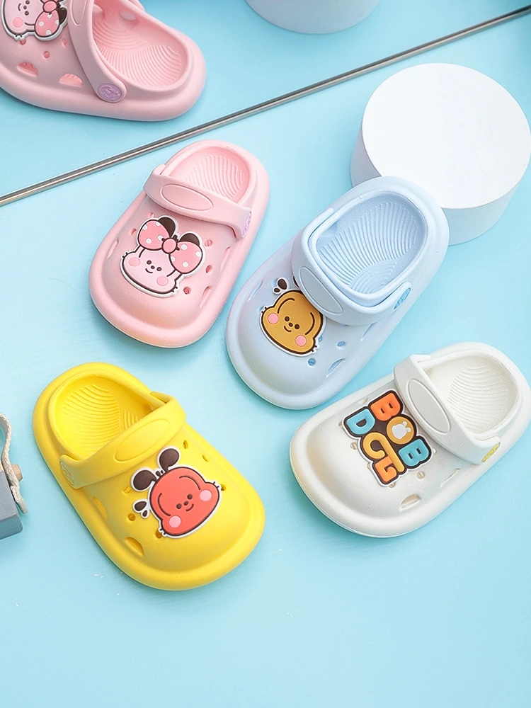 Children hole hole children boys and girls non slip soft bottom children baby cool slippers summer cartoon home bath