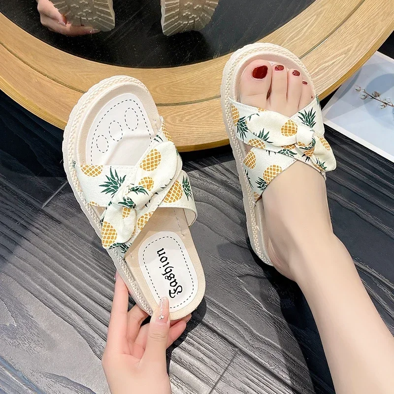 2024 New Pineapple Strawberry Print Women Casual Slippers Open Toe Thick Platform Women Summer Beach Sandals with Butterfly-Knot