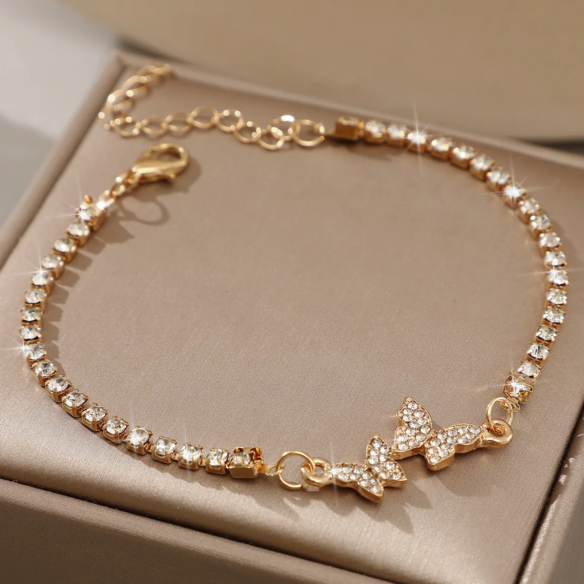 Europe and America Originality Niche Design Inlay Zircon Butterfly Bracelet for Woman Simple Adjustable Bracelet Paty Jewelry