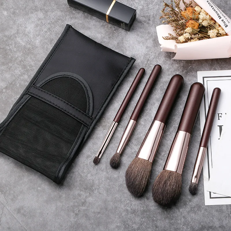 Set di pennelli per trucco in pelo di capra da 5 pezzi con borsa - Kit di pennelli cosmetici professionali portatili in legno naturale per fard per ombretto