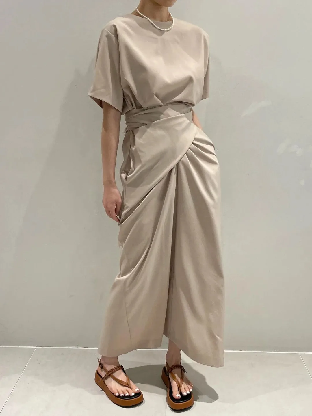 Faionable Ретро круглый Ne ort Sve Dr с поясом и асимметричным дизайном с разрезом для женщин