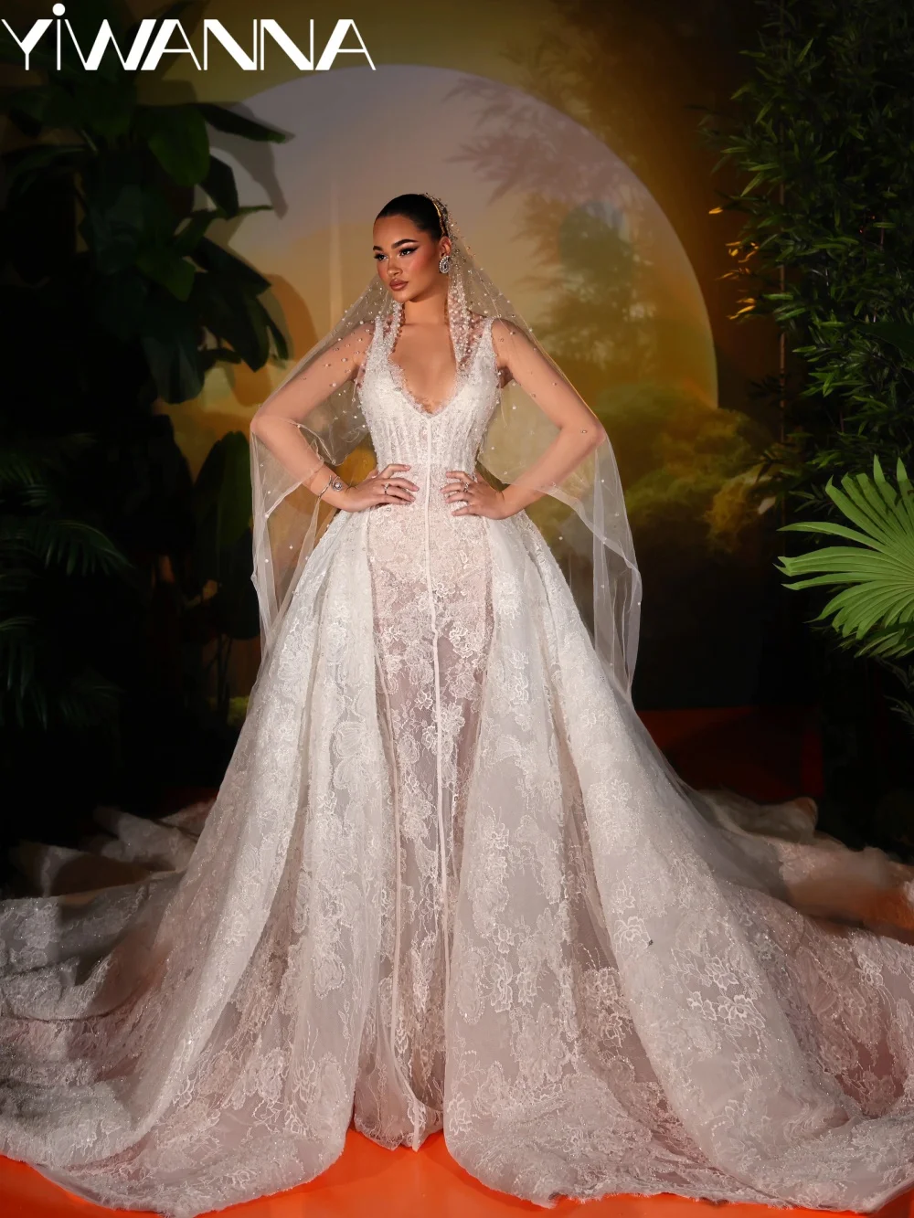 

Detachable Train Floral Lace Wedding Dress Gorgeous Pearls Illusion Long Bridal Gown Customzied Charming Dresses For Bride