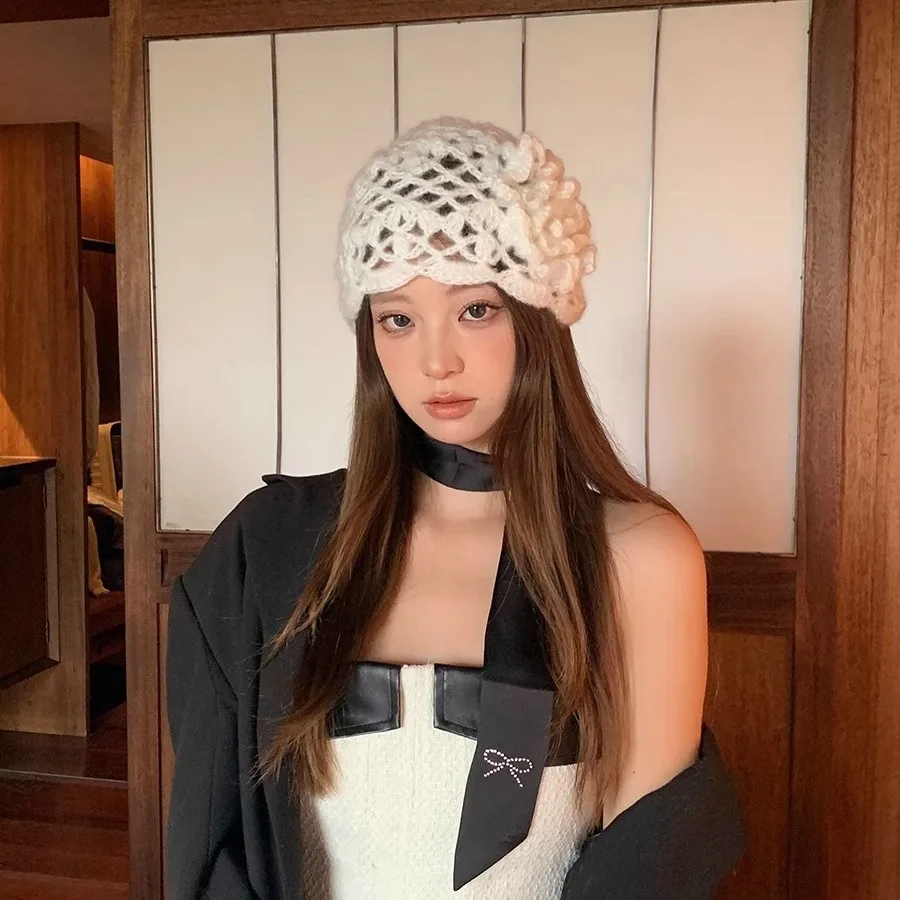 

Вязаная вручную объемная шапка-бини с цветочным узором для женщин, в богемном винтажном стиле, мягкая и универсальная, объемная вязаная шапка-бини