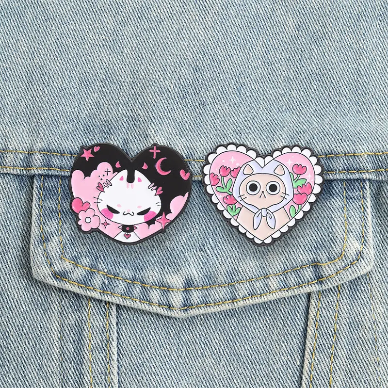 Süße Gothic-Katzen Emaille-Pins Rosa Herz Mond Stern Tulpe Broschen Y2K Kätzchen-Abzeichen Halloween-Schmuck Geschenk für Freunde