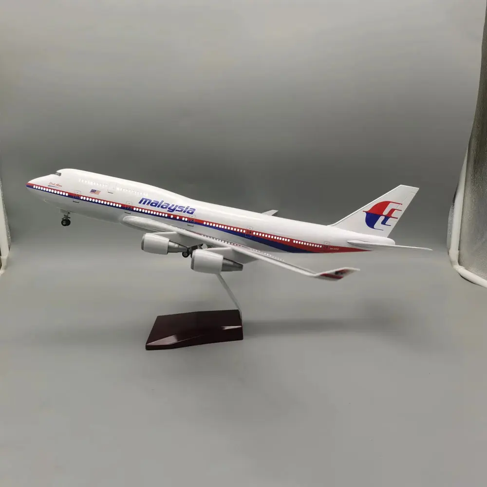 

47cm Miniature Airplanes Malaysia B747 Plane Model with LED Light(Touch or Sound Control) and Wheel Souvenir Hobby Collection To