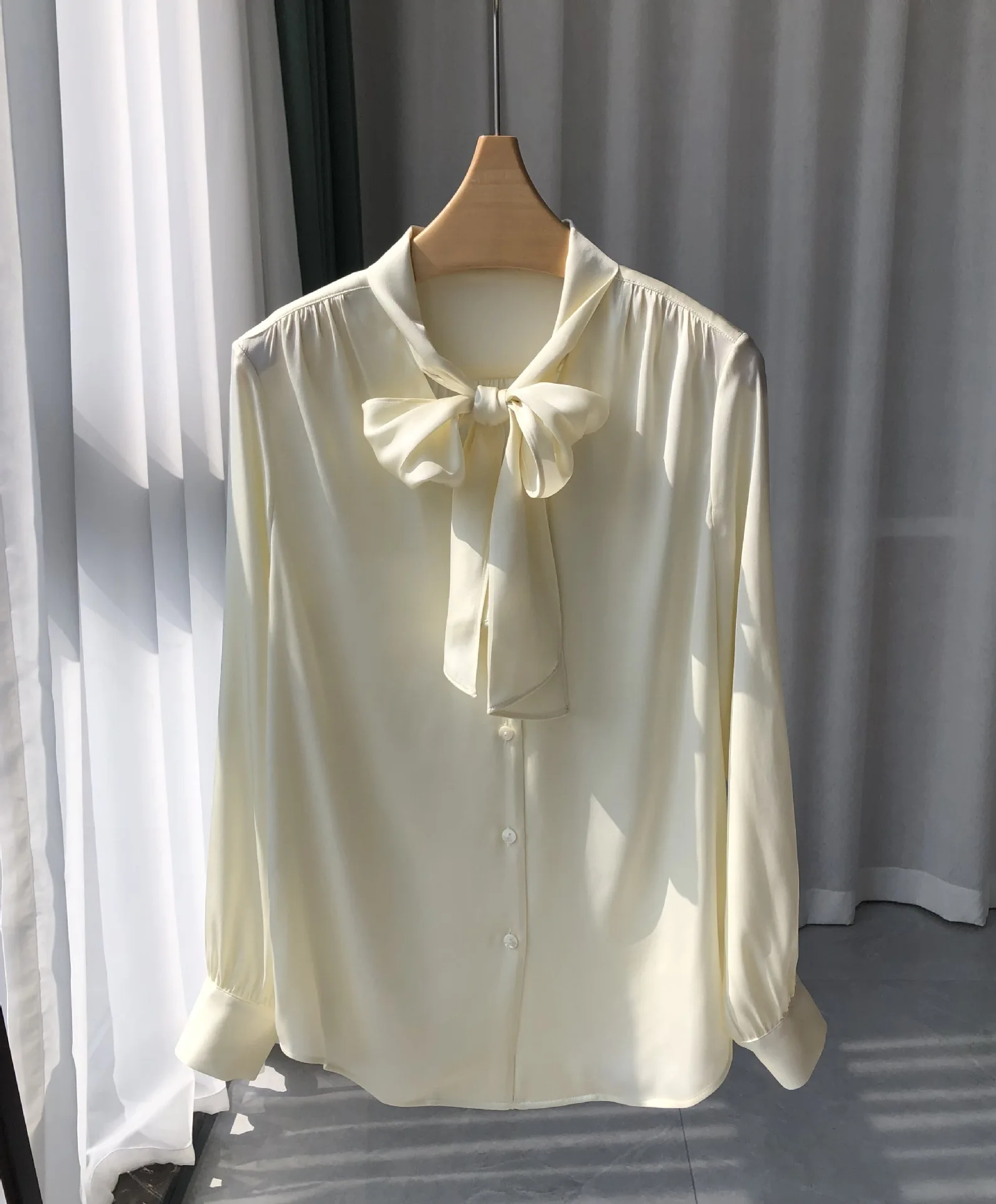 Beautiful  Elegant Commuter Bow Ribbon Mulberry Silk Satin V-neck Long Sleeve Women Shirt Blouses