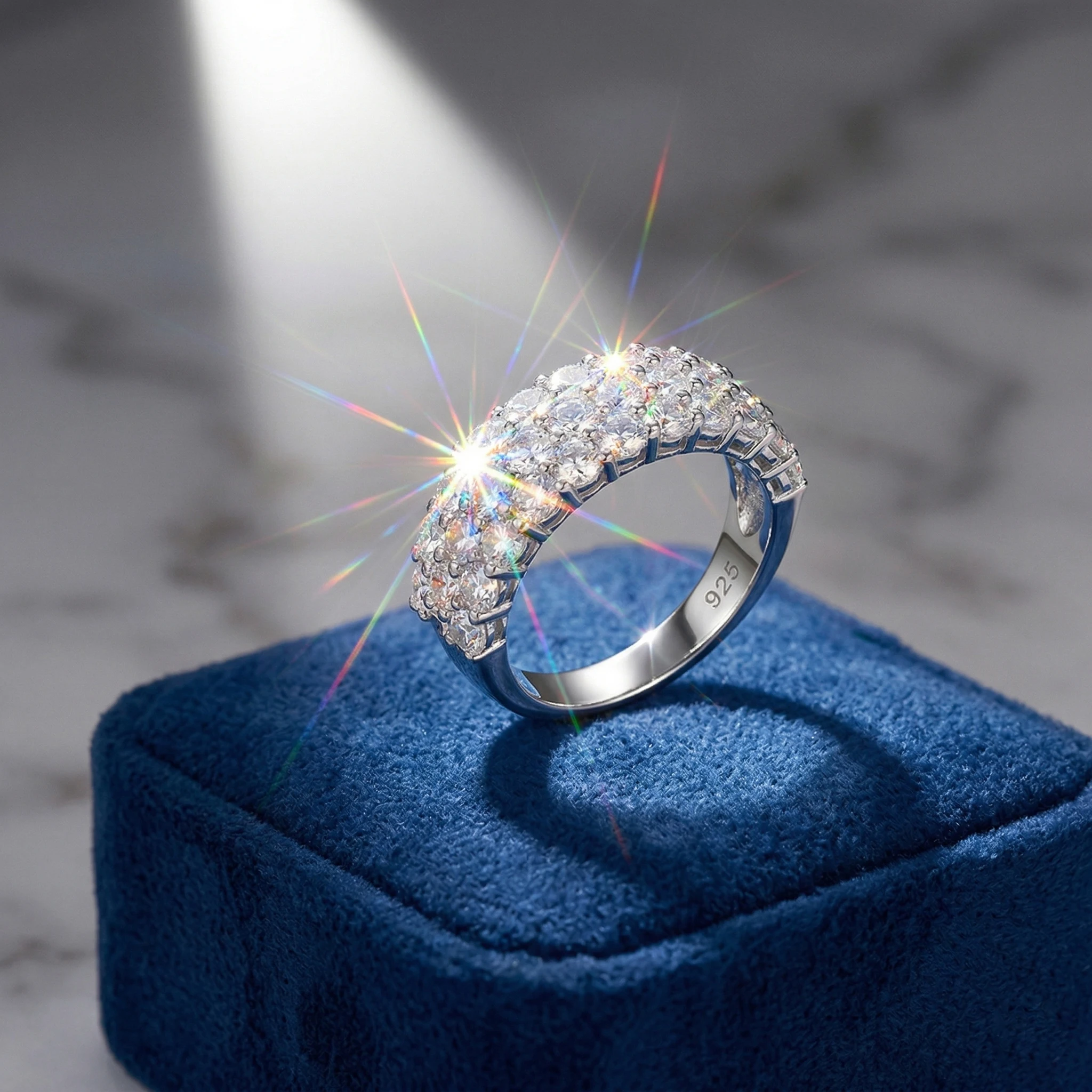 

Кольцо с муассанитом, серебро 925 пробы, цвет D, чистота VVS1, 1.86 карата, трехрядная оправа, штабелируемое, унисекс, с сертификатом качества