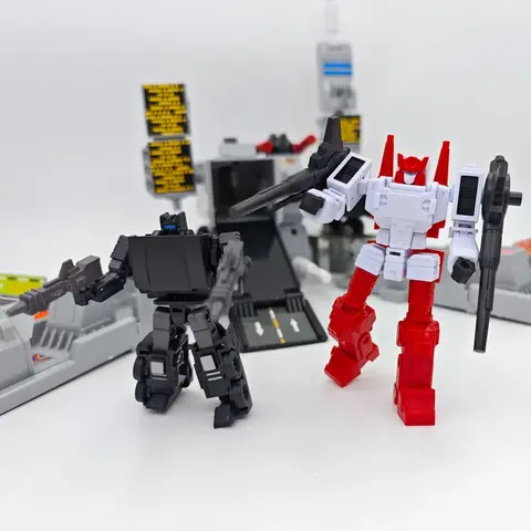 재고 있음 변환 장난감 Yc001-A Kaiyu 모델 Six-Gun Scamper Metroplex Guardian 로봇 액션 피규어 모델 선물 컬렉션