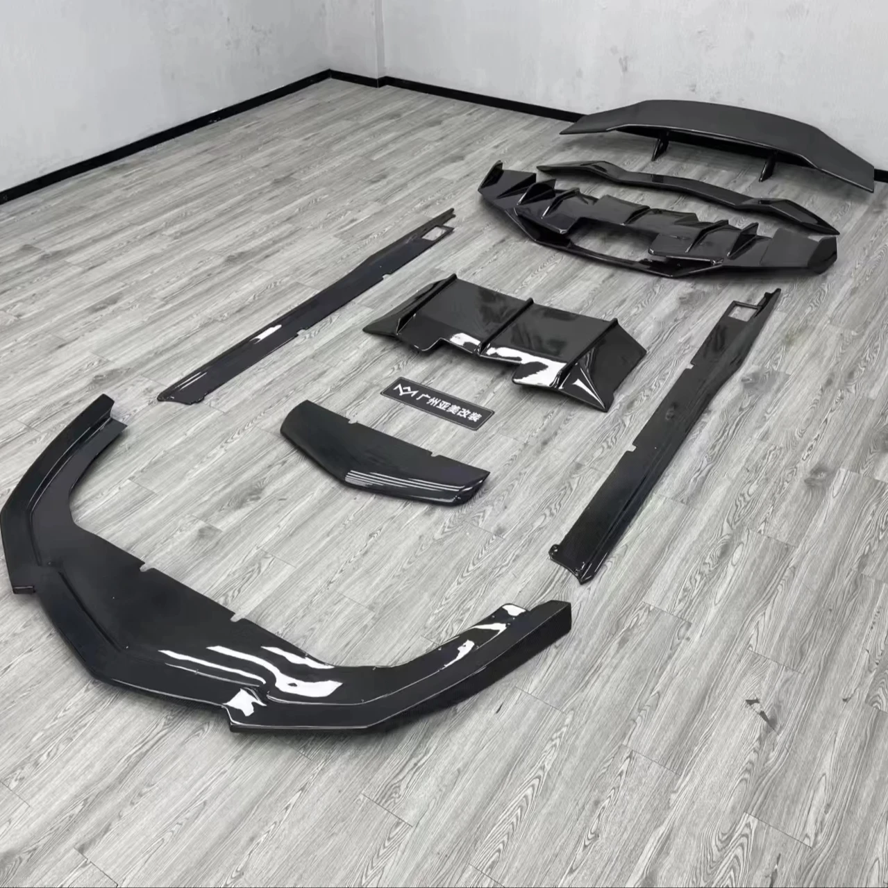 

For Lamborghini lp700/lp720/lp742 modification and upgrade DMC carbon fiber body kit small surround body side skirt