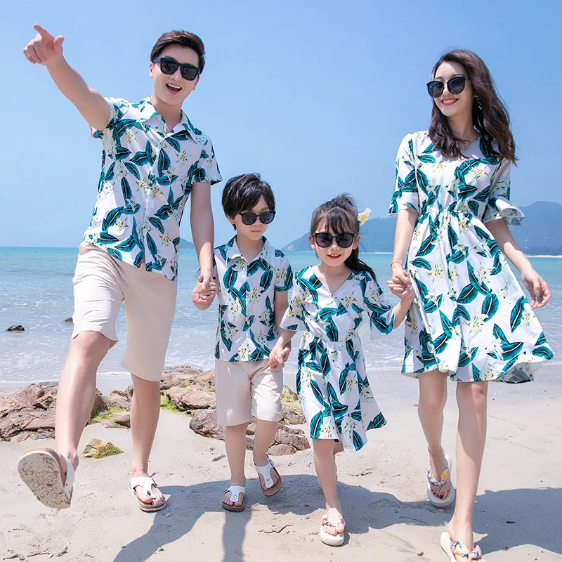 

Resort Family Matching Beach Couple Clothes Vacation Look Parent-child Outfit Korean Mom Daughter Dress Dad Son Two Piece Sets