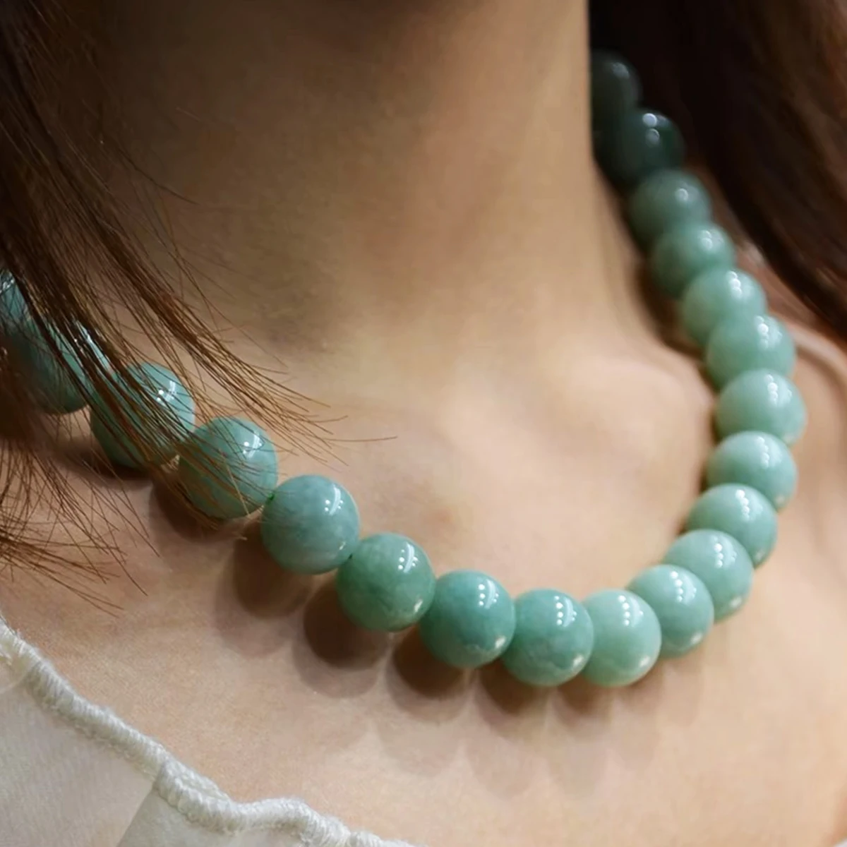 Yumfeel Natural Stone Necklace Summer Bohemian Style Vacation Jewelry Green Jade Round Beads Handmade Choker