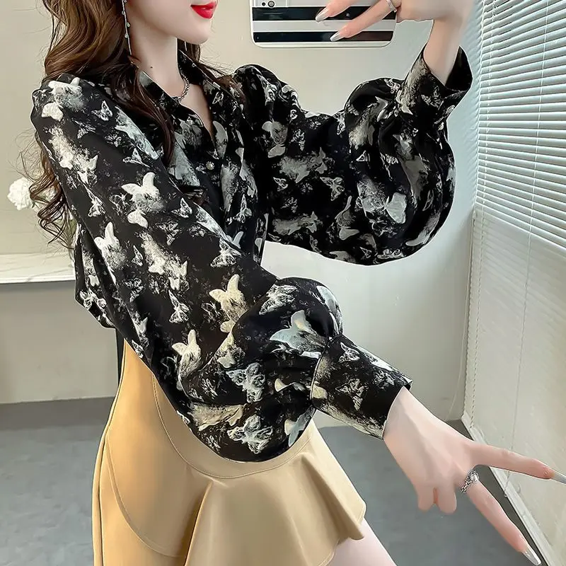 Early Autumn Printed Butterfly Fashionable Temperament Shirt for Women Age Reducing High-end Niche Top Loose Lantern Sleeve