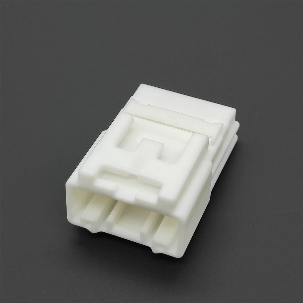 High-Quality Automotive Connector 6098-5704 12PIN Plastic Plug Sheath Shell Parts Original New