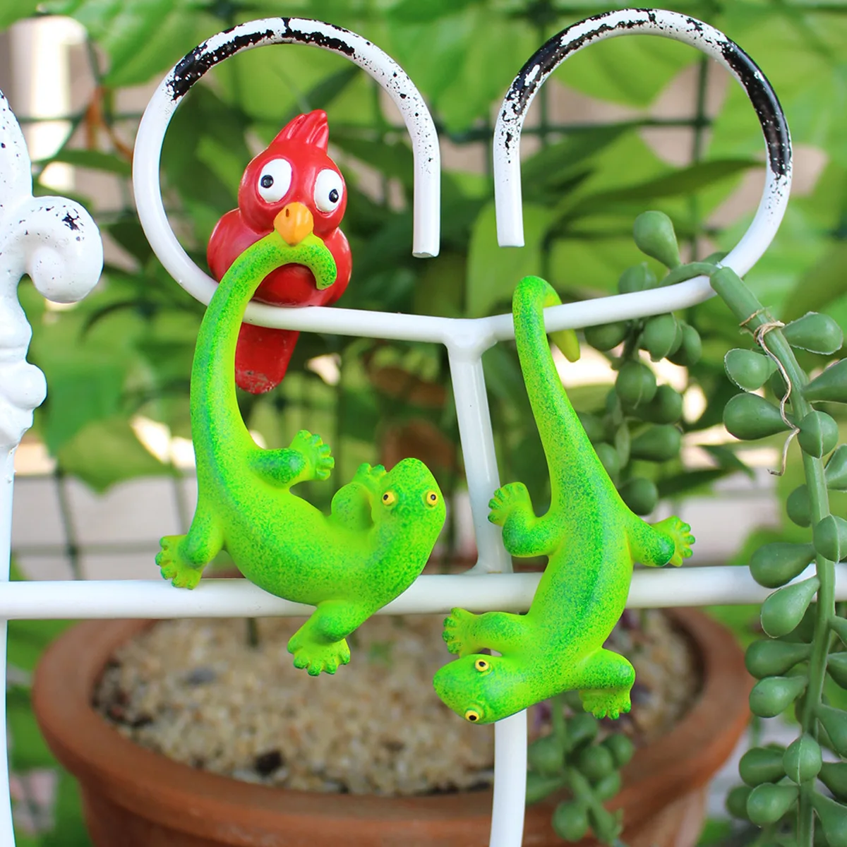 Resin Lizard & Bird Planter Hooks - Creative Garden Decor, Lifelike Animal Sculptures, Unique Balcony Ornament