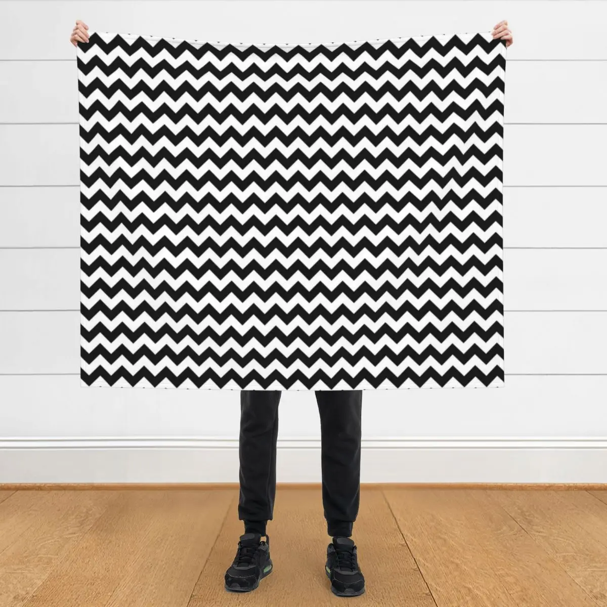 

Black And White Seamless Chevron Pattern Throw Blanket Flannel Personalized Gift Sofa Quilt Warm Blankets