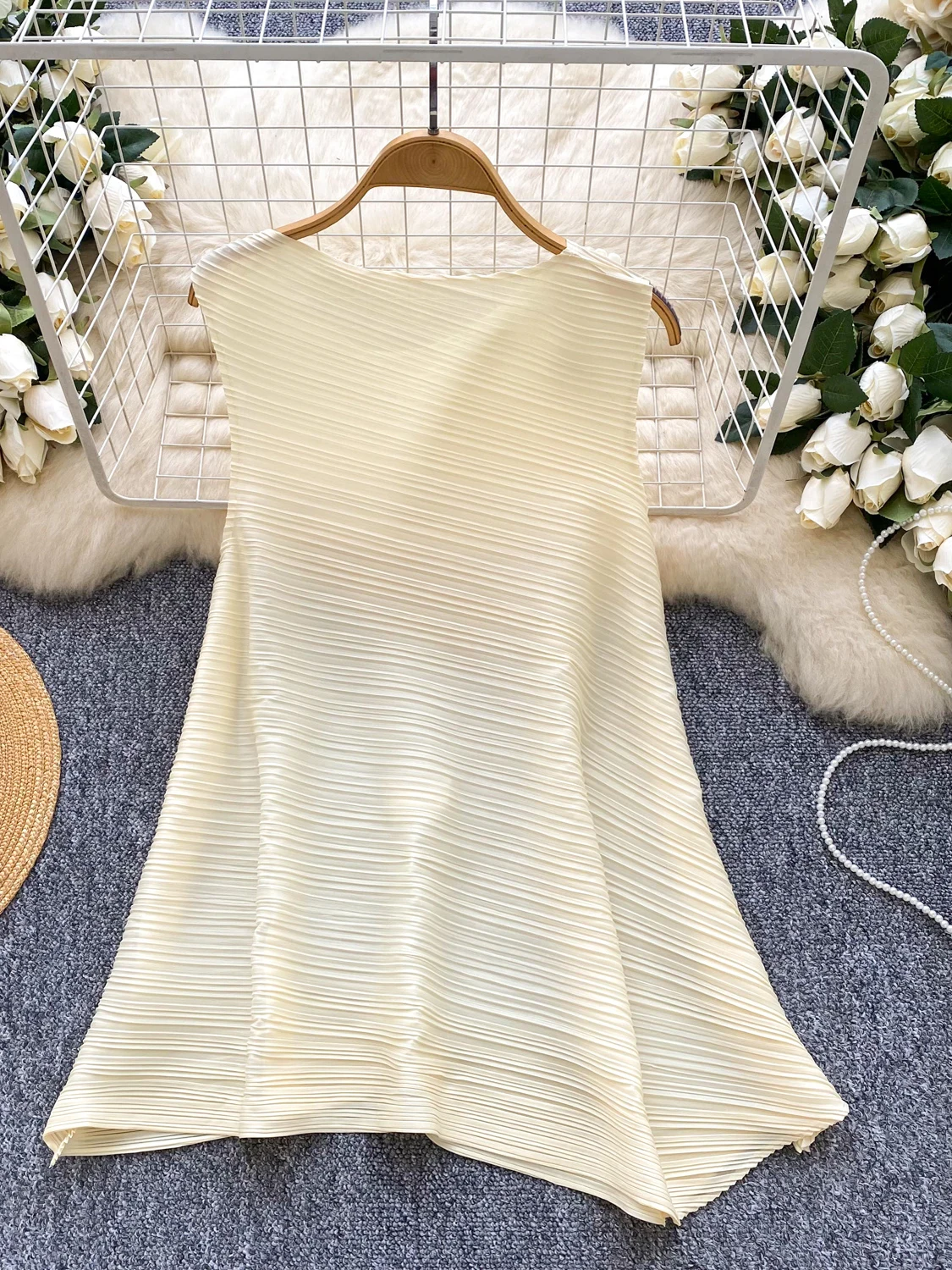 Top E Sem Mangas F de Verão com Pregas e Flores 3D Estilo Solto e Moderno para o Dia a Dia Coreano Sem Marca