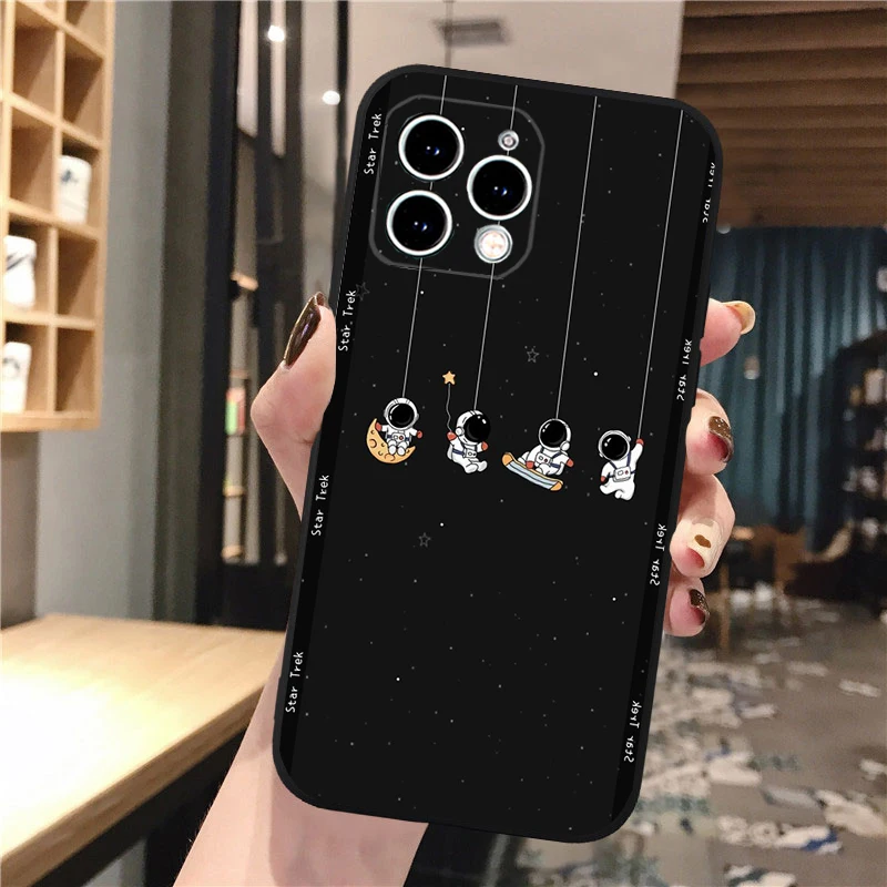 Cartoon Astronaut Phone Case For iphone 17 Pro Max Air 16 15 14 13 Pro Max 15 16 Pro 15Plus