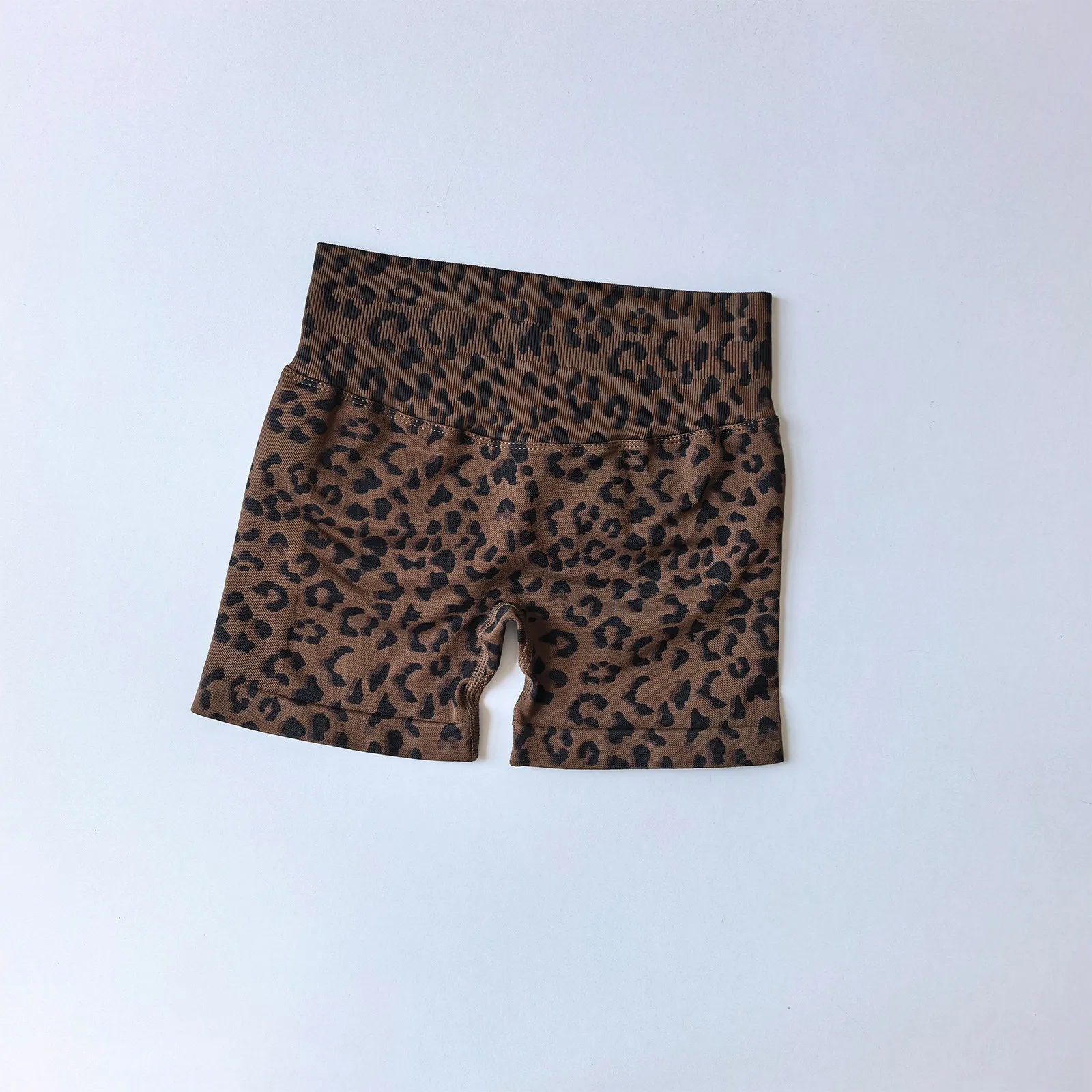 Sexy Leopardenmuster High-Waist Yoga-Shorts für Damen, Sommer, Hüftlift, nahtlos, pfirsichfarben, dreiviertellang, eng anliegende Fitness-Sport-Hose – Detail 5