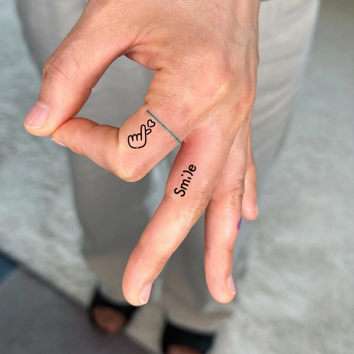 2pcs Waterproof Temporary Tattoo Sticker Small Simple Line Flower Smile Face Tatoo Cute Sun Finger Wrist Fake Tatto for Body Art