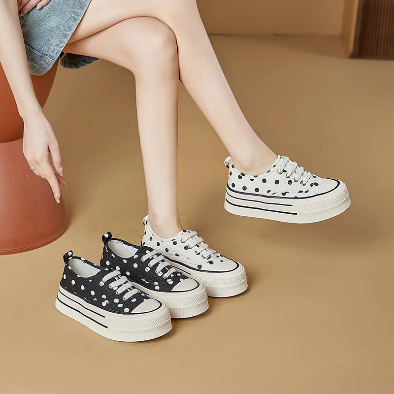 

2026 Women's sneakers Shoe Flat Canvas Polka Dot Skateboard Shoes Women Fashionable Breathable Student Shoes for Women