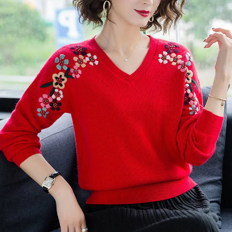 Elegant Vintage Beading Floral Embroidery Sweaters Women Clothing 2022 Autumn New Casual Loose V-Neck Warm Knitted Pullover Tops