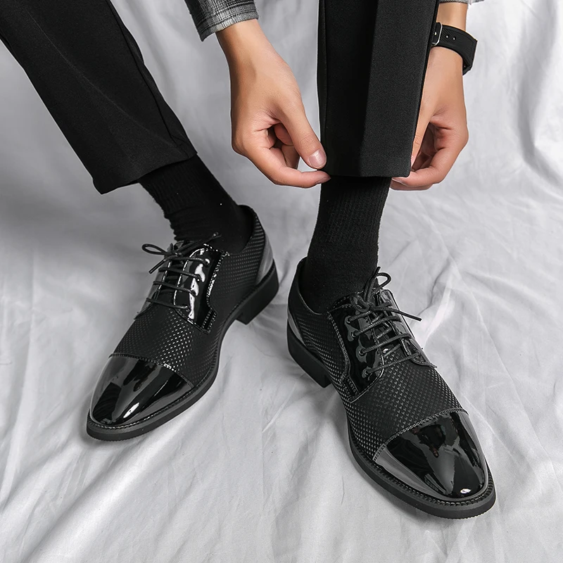 

Men Korean Version of British Formal Shoes with Glossy Stitching Breathable and Casual Fashion Youth Studio Suit Wedding Shoes