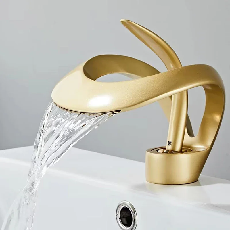 2024 Best Selling Waterfall Bathroom Faucet in Russia Single Handle Basin Faucet Hot and Cold Water Faucet