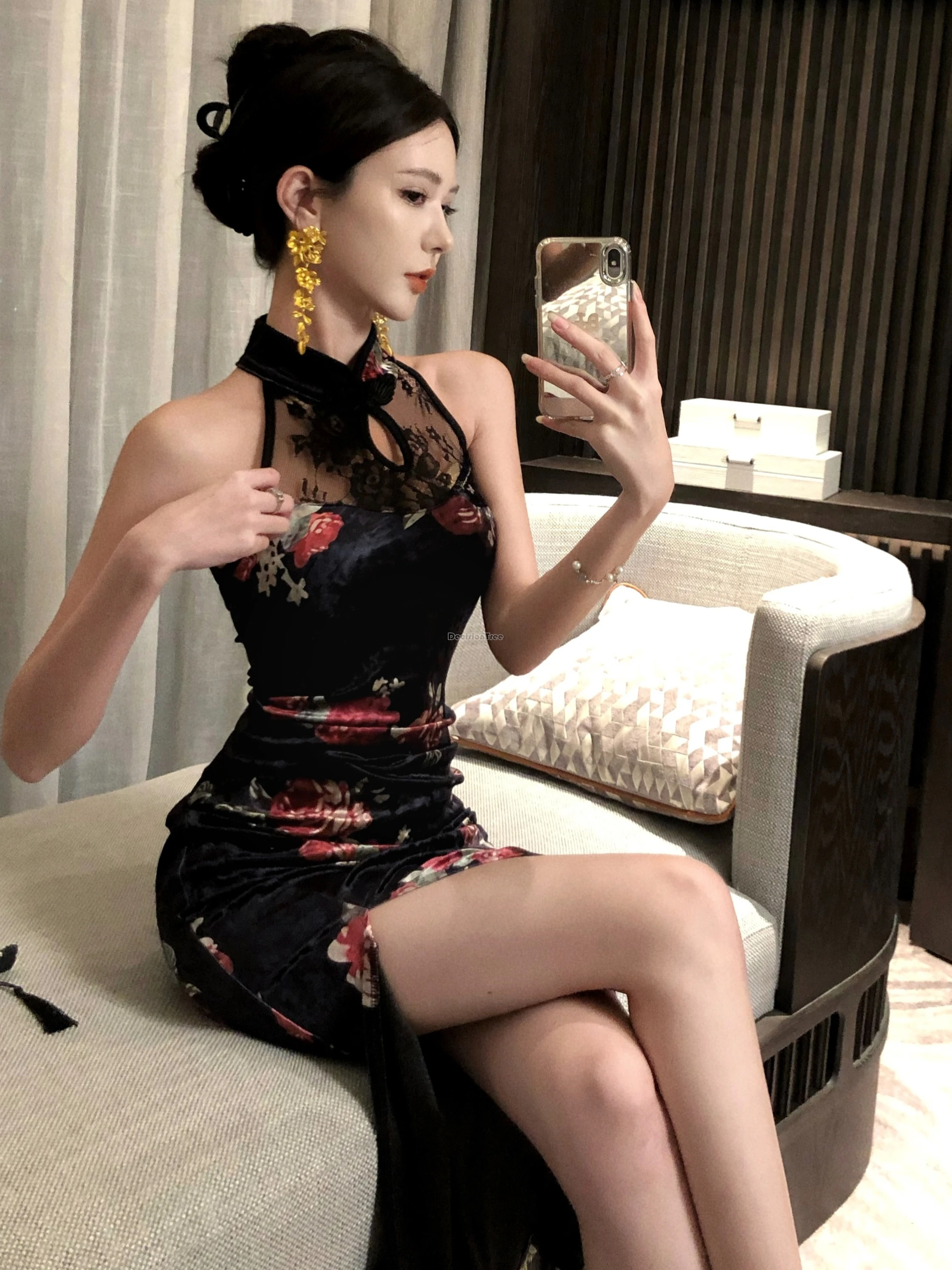

2025 chinese improved retro fashion style cheongsam lace and velvet printed sexy sleeveless slit long women slimming qipao dress