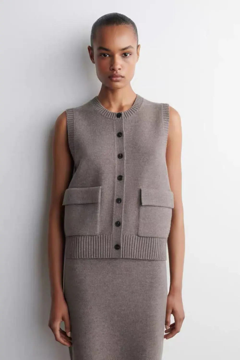 

XIMIAN APPAREL 2026 cos spring new style of Women's casual Standard style moor grey buttoned knitted jacket