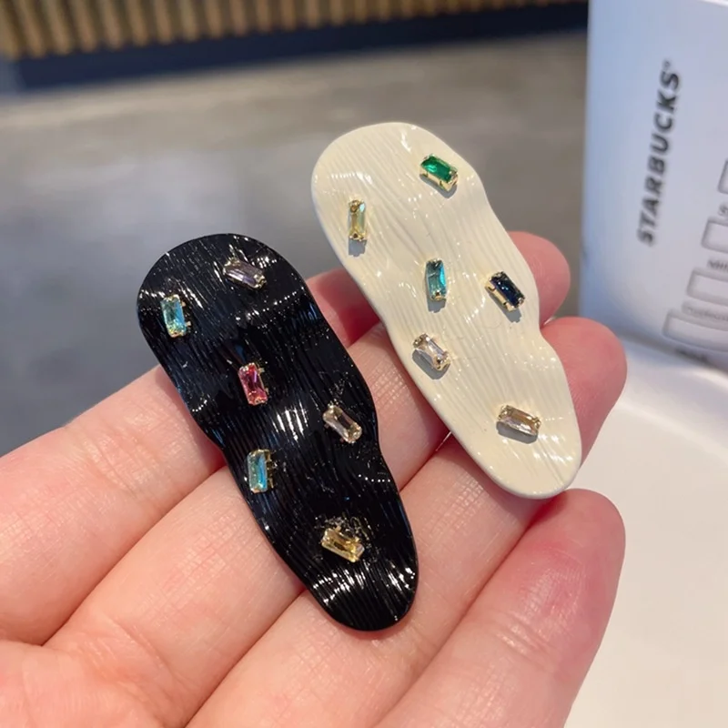 presilhas-de-cabelo-metalicas-com-diamantes-coloridos-dopamina-presilhas-laterais-presilhas-para-franja-presilhas-bico-de-pato-acessorios-de-cabelo-estilosos-estilo-coreano-formato-oval