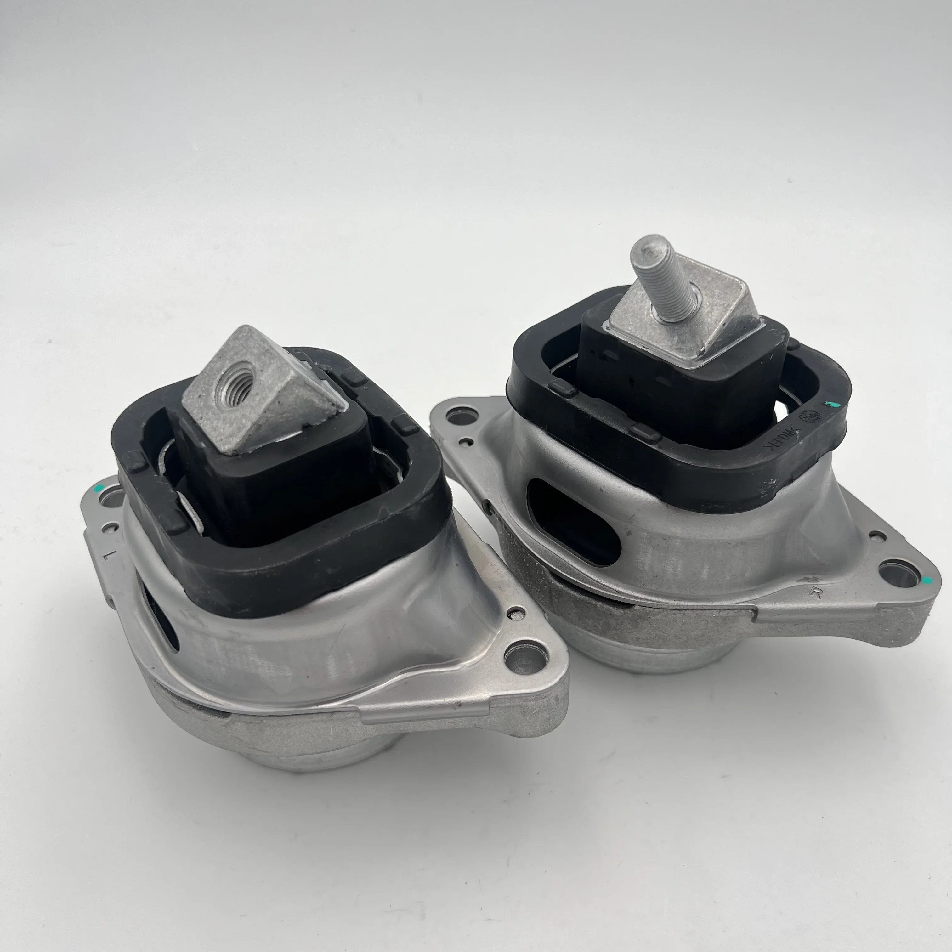 

Engine Motor Mounting Left LR022564 KKB500470 Right KKB500490 For Land Rover Range Rover