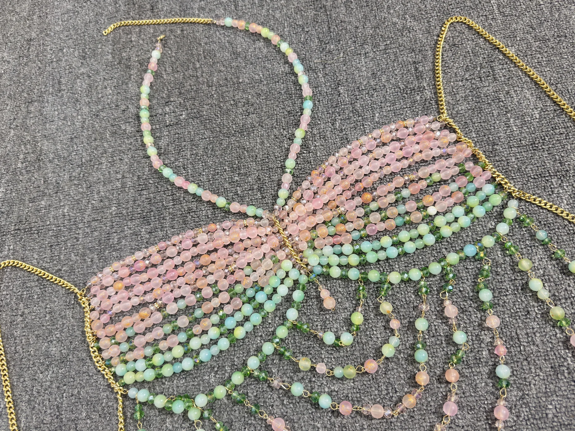 Boho Gradient Koraliki Damski Nowy Gorący Seksowny Rave&Beach Look Ręcznie Robiony Łańcuszek na Ciało Bez Ramiączek Kolorowy Krótki Top Tank Strój Kąpielowy Bielizna
