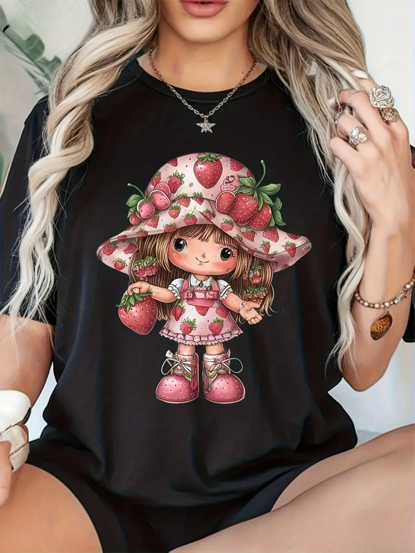 This Stylish Men'S T-Shirt Features a Creative Pattern, Perfect for Casual Wear in Spring And Summer. It Has Short Sleeves, a Round Neck, And a Loose Fit