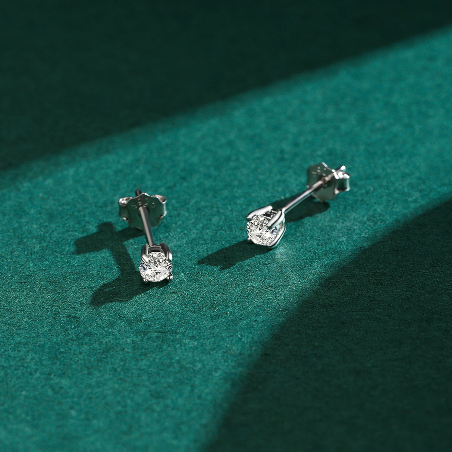 Thumbnail 4 - #15 Trending Moissanite Stud Earrings Right Now